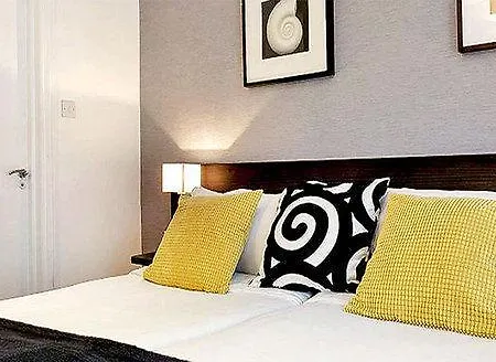Croft Court מלון 3*