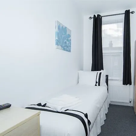 Lancelot Hotel 3*