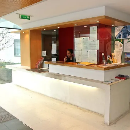 Friendship House Hostel Londra