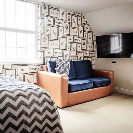 The Queen's Head Hotel 3*