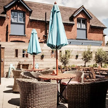 The Queen's Head 3*