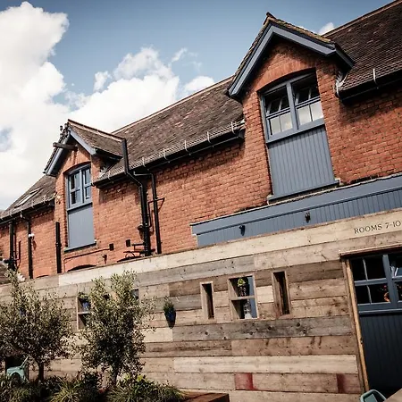 Hotel The Queen's Head 3*