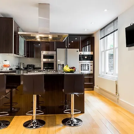 Craven Hill Gardens Apartment *