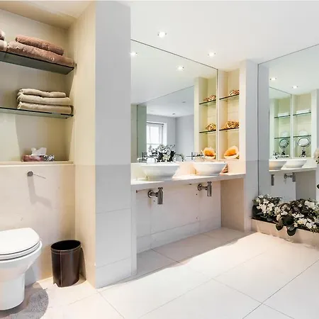 Craven Hill Gardens Apartment *
