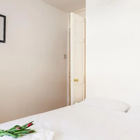 Apartment Midway House London