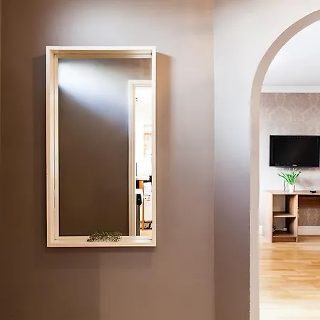 Midway House Apartment *