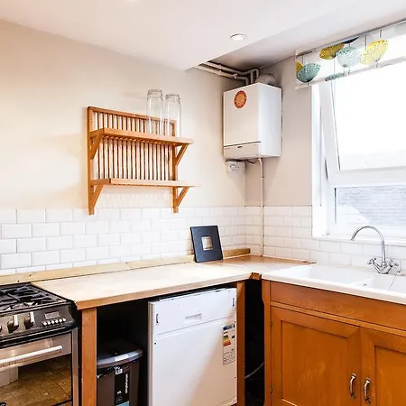 Apartment Midway House London