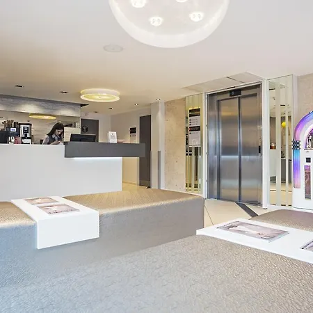 Point A Canary Wharf Hotel 3*