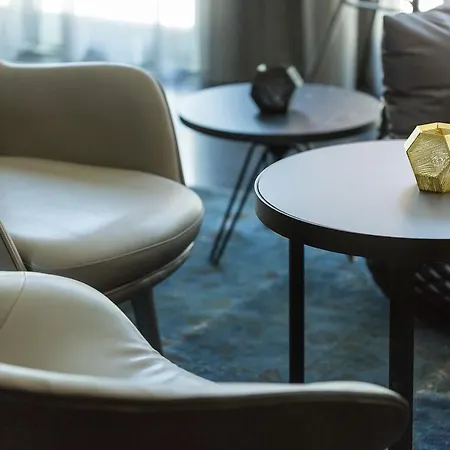 Park Plaza London, Park Royal Hotel
