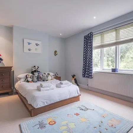 Fashionable Family In Southfields Holiday home