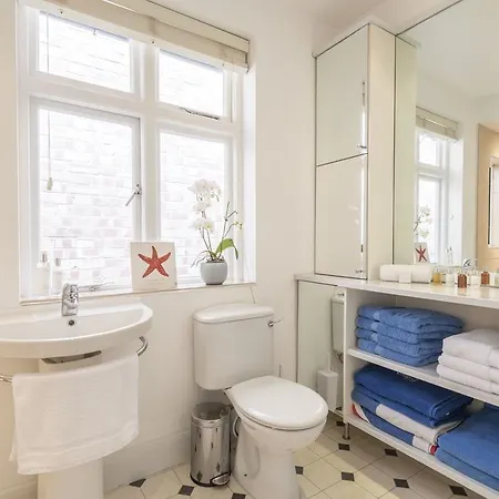 Holiday home Fashionable Family In Southfields *