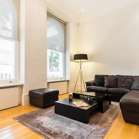 Craven Hill Gardens Apartment *