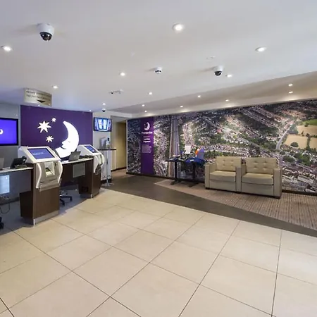 Premier London Edgware Hotel 3*