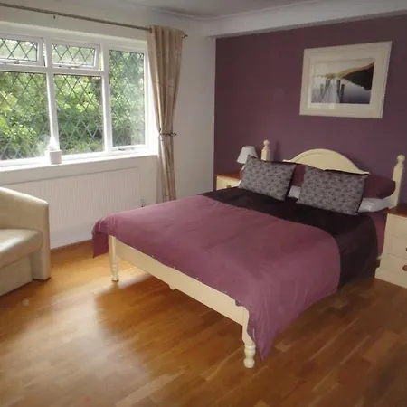 The Oaks 4* London
