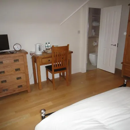 The Oaks Guest house 4*