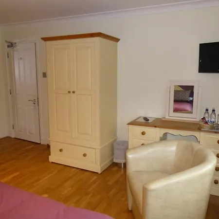 The Oaks Guest house London