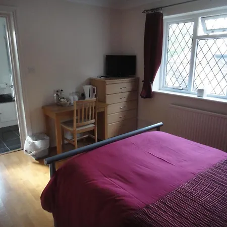 The Oaks Guest house London