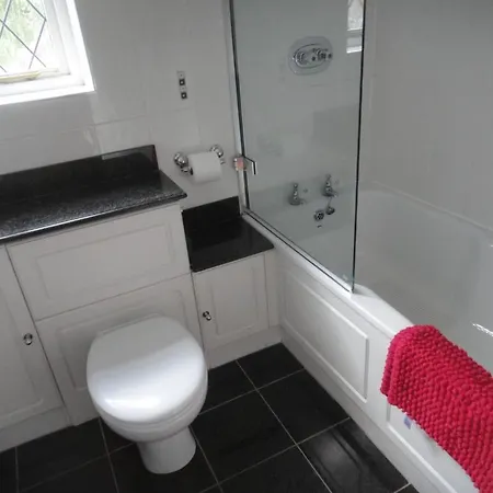 The Oaks Guest house 4*