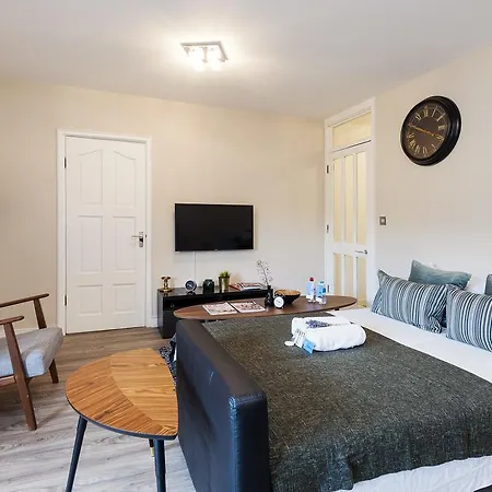 The Cromwell Road Sherborne Court * London