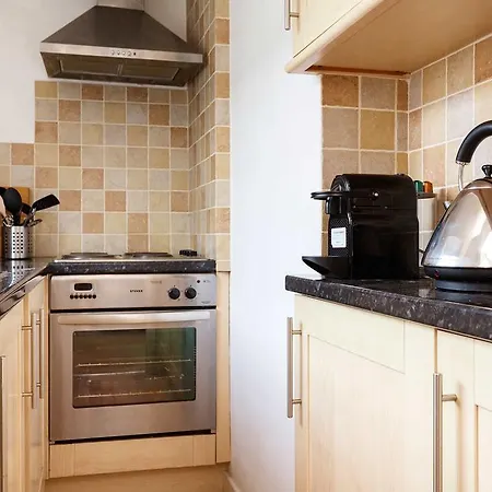 Veeve - Little Lancaster Apartment *