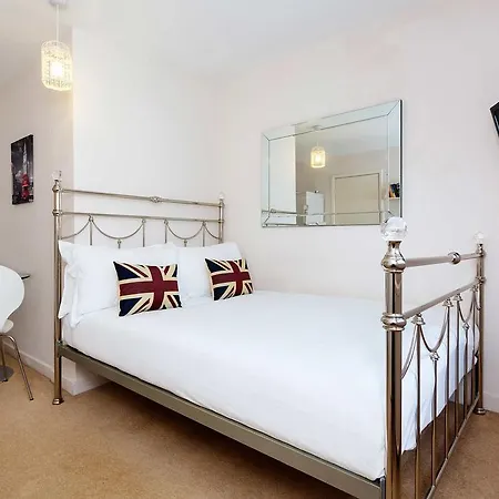 Veeve - Little Lancaster Apartment