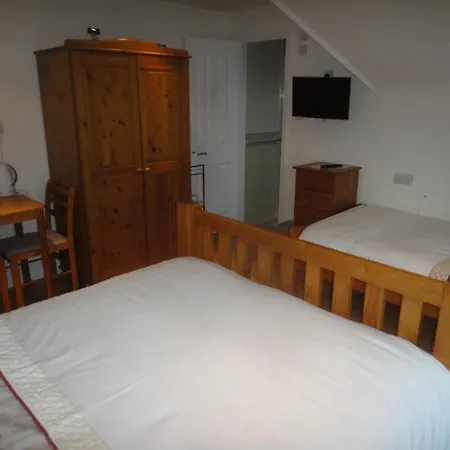 The Oaks Guest house