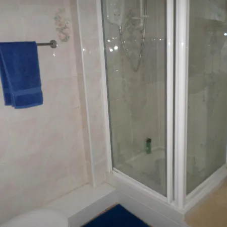 Guest house Atini Croydon
