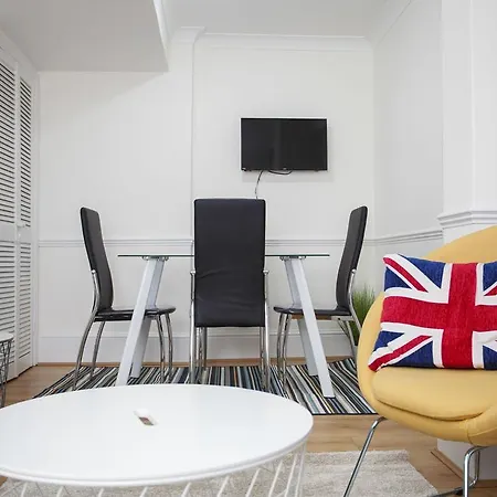 Italianflat - Warwick * London