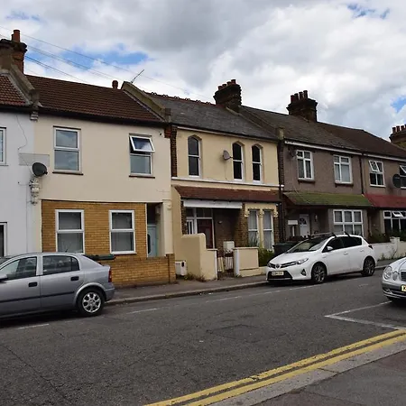 Two Bedroom Flat St Andrews Road London