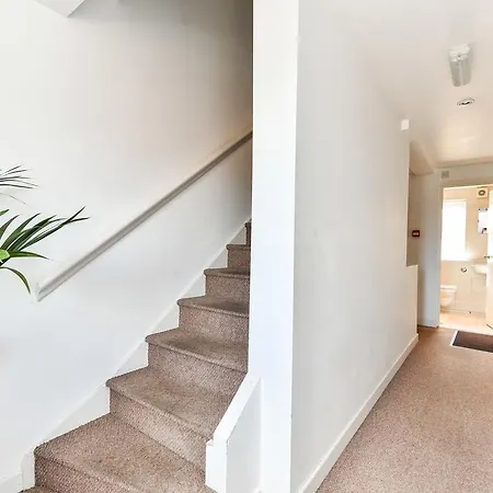 Riverbank Stay * London