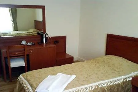 Otel Corner House