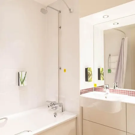 Premier Inn London Lewisham Hotel 3*