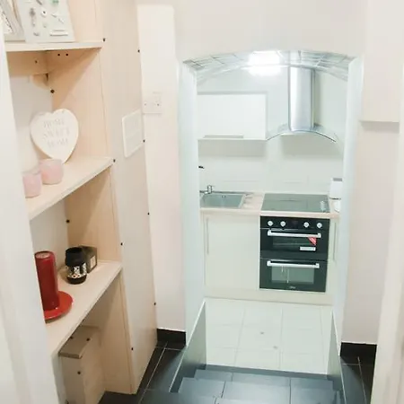 Capital Host Warren Street Apartment London