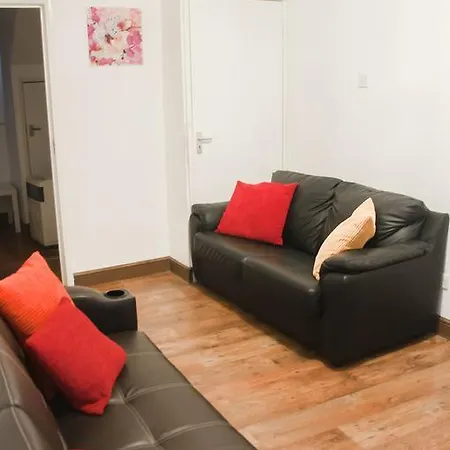 Apartment Capital Host Warren Street
