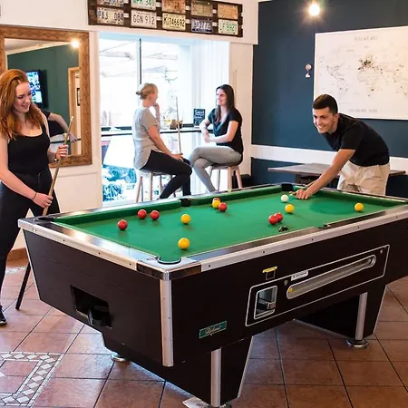 Hostal Palmers Hillspring At Willesden