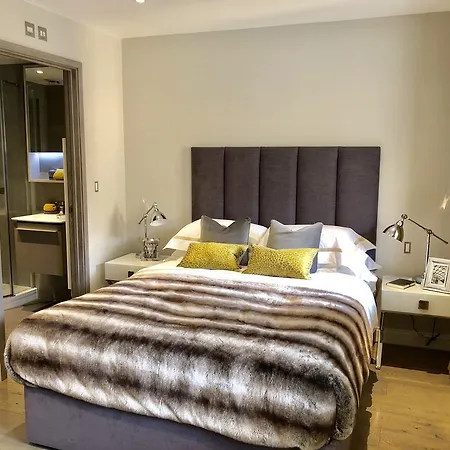 Lux St Park Free Wifi By Aparts Apartment London