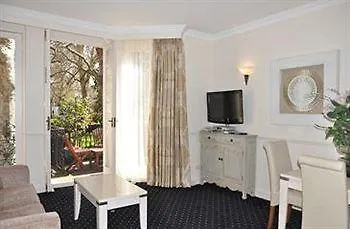 Collingham Serviced Aparthotel 4*