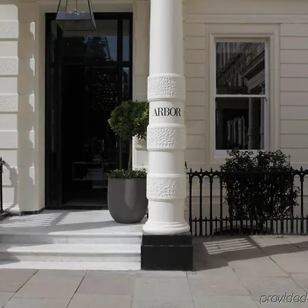 Signature Townhouse Hyde Park Hotel