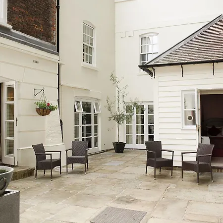 The Mitre, Hampton Court Hotel