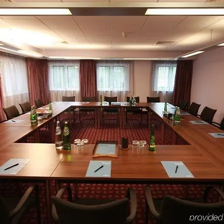 Doubletree By Hilton London Heathrow Airport Hotel Hounslow