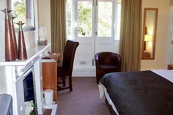 The Crown 4*