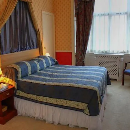 The Diplomat 3* London