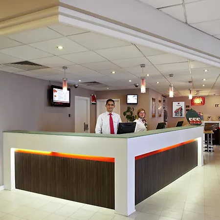 Ibis Greenwich Hotel 3*