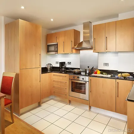 Marlin Empire Square Bridge Apartment