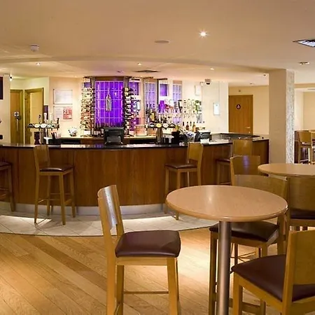 Premier Kew Bridge Hotel