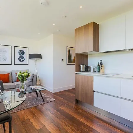 Apartment Swiss One London