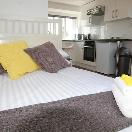 Thrive - Clapham Junction * London