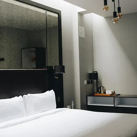 Camden Enterprise Hotel