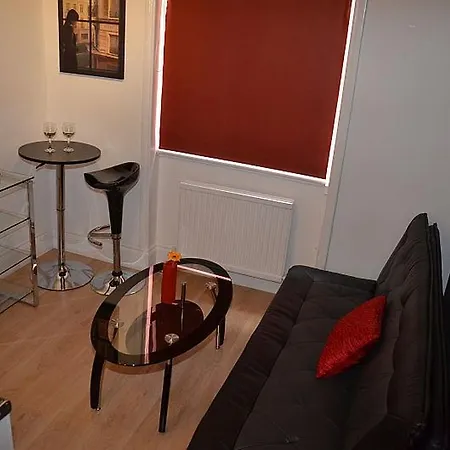 Hyde Park Talbot Square Apartment
