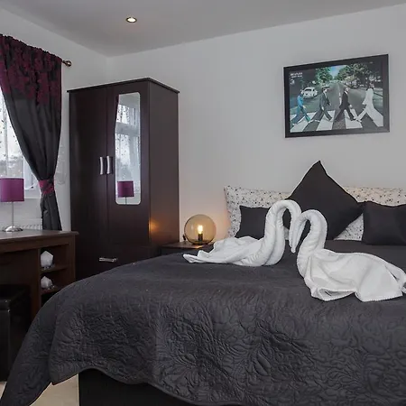 Gooseacre 3* Harrow